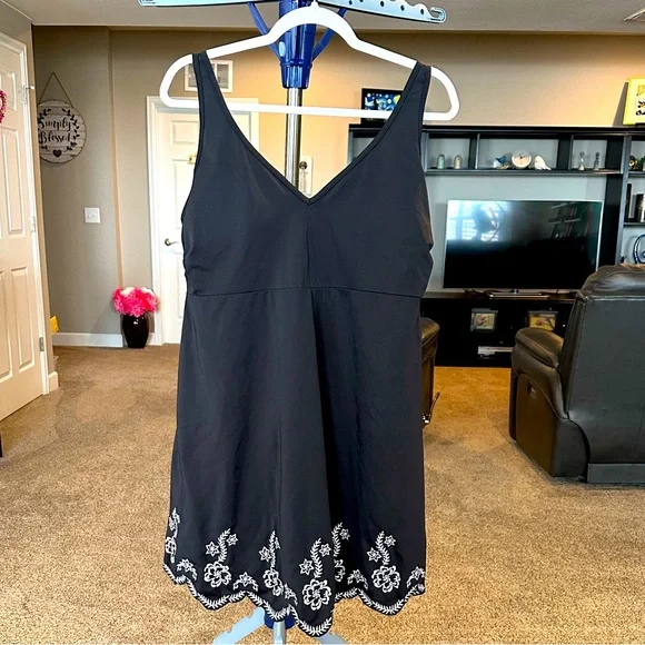 Jessica London | Swim | Jessica London Blackwhite Embroidery One Piece  Swimdress Size 8 | Poshmark